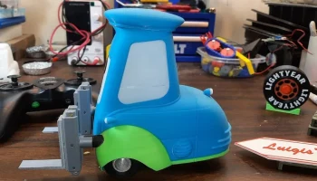 Радиоуправляемый вилочный погрузчик Guido из автомобилей... 3