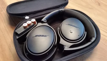 Держатель для батареи Bose Quiet Comfort 25 3