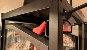 Магнитный держатель двери шкафа Prusa XL...... 1