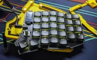 Мягкий футляр с прокладкой RGB.