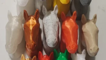 Низкополигональный магнит на холодильник с головой лошади... 5
