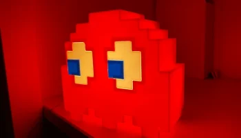Ночник PacMan с использованием светодиодов из кубиков LEGO 1