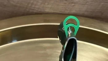 Маленький зажим для сумки 4