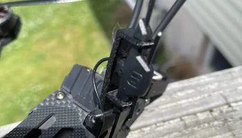 Вертикальное крепление для антенны ELRS Chimera 7...... 2