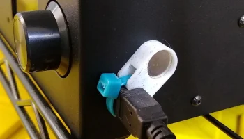 USB-магнит и держатель на молнии