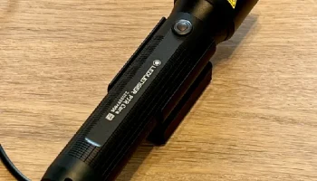 LEDLenser P7R Core Держатель для фонаря с функцией заряд... LEDLenser P7R Core Держатель для фонаря с функцией заряд...