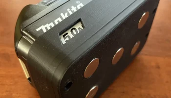 Крышка аккумуляторного отсека Makita 18 В с магнитами для... 1