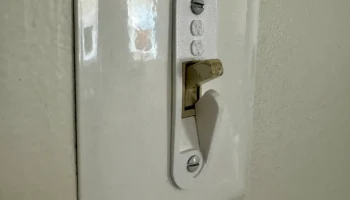Блокировка выключателя света с помощью NEMA 5-15 и значк... 1