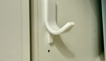 Крючок для крепления к отверстию полки (например, IKEA M... 1