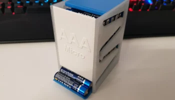 Диспенсер для батареек AAA Micro (Batteriespender)
