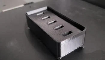 USB-держатель 1x2x6 (короче, без магнитных отверстий)...