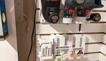 Настенное крепление для зарядного устройства Panasonic 1