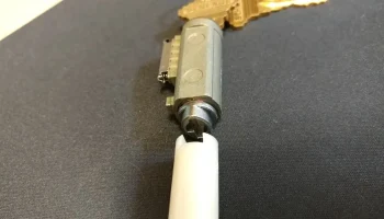 Следящий элемент стопорного штифта Schlage 3