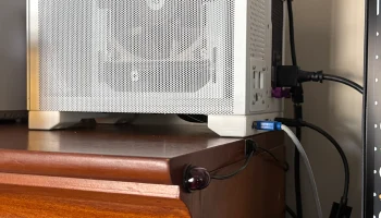 SSUPD Meshilicious - ножки Displayport и HDMI