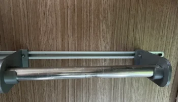 Держатель кухонных рулонов, в котором используются Т-обр... 1