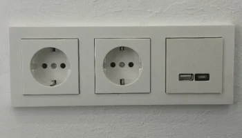 Адаптер/передняя панель Вставка Merten USB PD для Gira S... Адаптер/передняя панель Вставка Merten USB PD для Gira S...