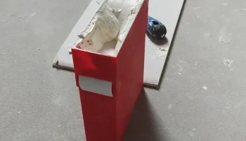 Контейнер для нанесения штукатурки на бумажный скотч... 1