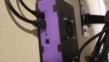 Чехол для настенного крепления Raspberry Pi 4 с отсеком ... Чехол для настенного крепления Raspberry Pi 4 с отсеком ...