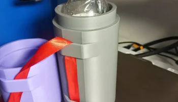 Изолированный контейнер для бутылки с водой... 2