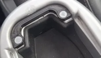 Mini cooper R50 R53 магнитный замок крышки подлокотника.....