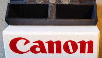 Чехол для 4 аккумуляторов Canon LP-E8 1