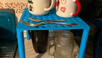 Кухонный стол на столе 1