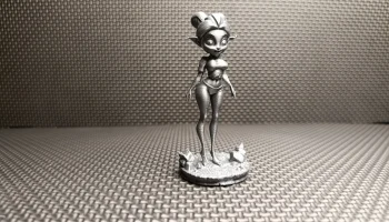 Миниатюра милой девушки-эльфа - фэнтезийная фигурка STL