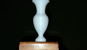 Элегантная римская ваза