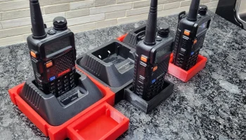 Baofeng UV5R UV-5R Блокируемый лоток для зарядного устро... Baofeng UV5R UV-5R Блокируемый лоток для зарядного устро...