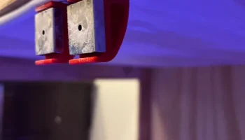 Магнитный держатель для корпуса 3D-принтера...... 2