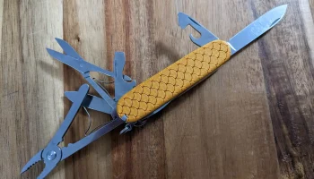Рыбья чешуя для Victorinox Deluxe Tinker диаметром 91 мм...