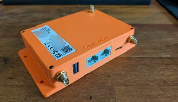 Корпус маршрутизатора GL.iNet MT3000 с внешними антеннами