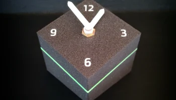 Qbe Clock (бесплатная версия) 2
