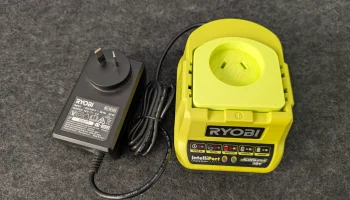 Менеджер кабелей и блоков для зарядных устройств Ryobi ONE+