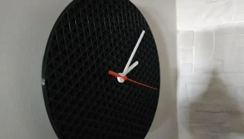 Простые настенные часы 3