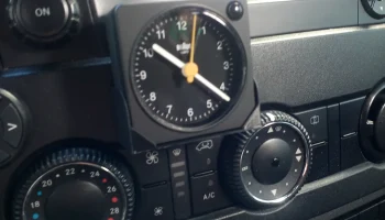 Крепление на приборную панель для будильника Braun BC02XB