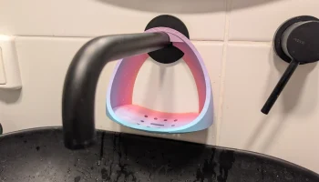 Плавающая мыльница, установленная на смесителе 1