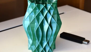Vase 947