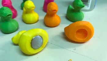 Резиновые магниты на холодильник с уткой.........