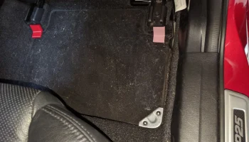 Крепёжная скоба для коврика пола задней части Mazda Mazd...
