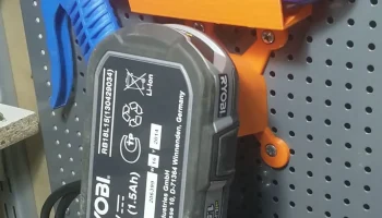 Держатель для батареек Biltema Pegboard One+ 1