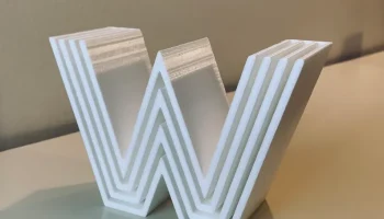 Декоративный блок, начальная буква "W"