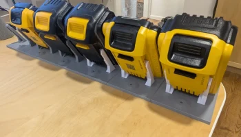 Модульное аккумуляторное хранилище DeWalt, расположенное... 1