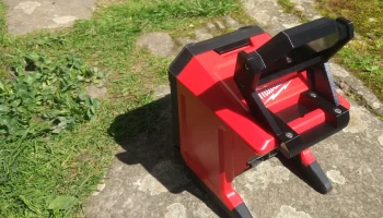Ручка для монтажного прожектора Milwaukee M18 ROVER 1