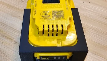 Кронштейн для аккумулятора Dewalt или Black & Decker на ... 1