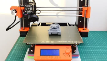 Глушитель для 3D-принтера - подвеска из кухонной губки Глушитель для 3D-принтера - подвеска из кухонной губки