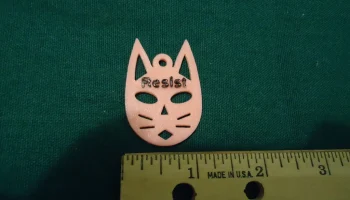 Брелок для ключей Kitty - Resist Брелок для ключей Kitty - Resist