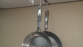 Вешалка для подвесного потолка