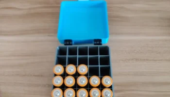 Батарейный отсек на петлях AA, PIP