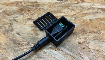 ESP8266 D1 Мини-футляр на защелках с разъемом Power Jack 2